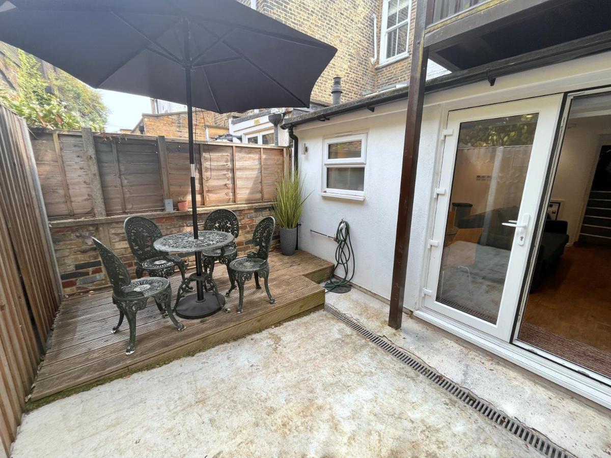 Two Bedroom Flat With Private Patio In Battersea Londen Buitenkant foto