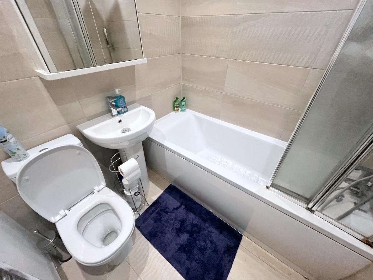 Two Bedroom Flat With Private Patio In Battersea Londen Buitenkant foto