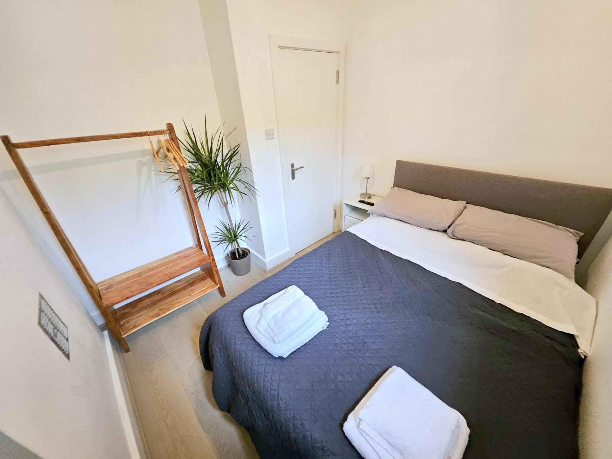 Two Bedroom Flat With Private Patio In Battersea Londen Buitenkant foto
